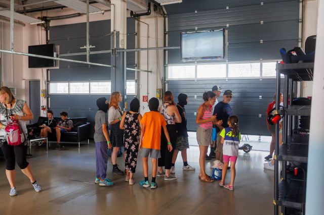 HERZ ÜBER KOPF Charity-Veranstaltung am DEKRA Lausitzring