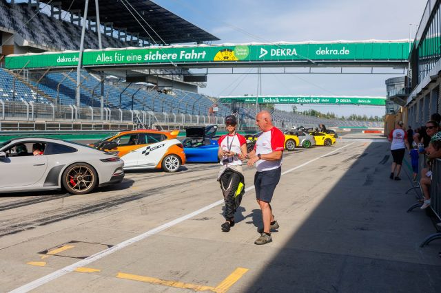 HERZ ÜBER KOPF Charity-Veranstaltung am DEKRA Lausitzring