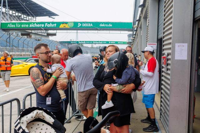 HERZ ÜBER KOPF Charity-Veranstaltung am DEKRA Lausitzring